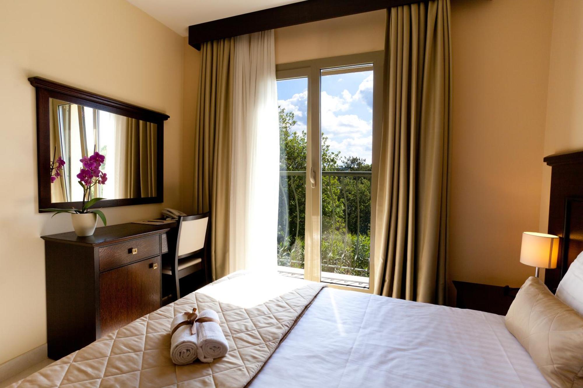 מאלינסקה Blue Waves Resort מראה חיצוני תמונה