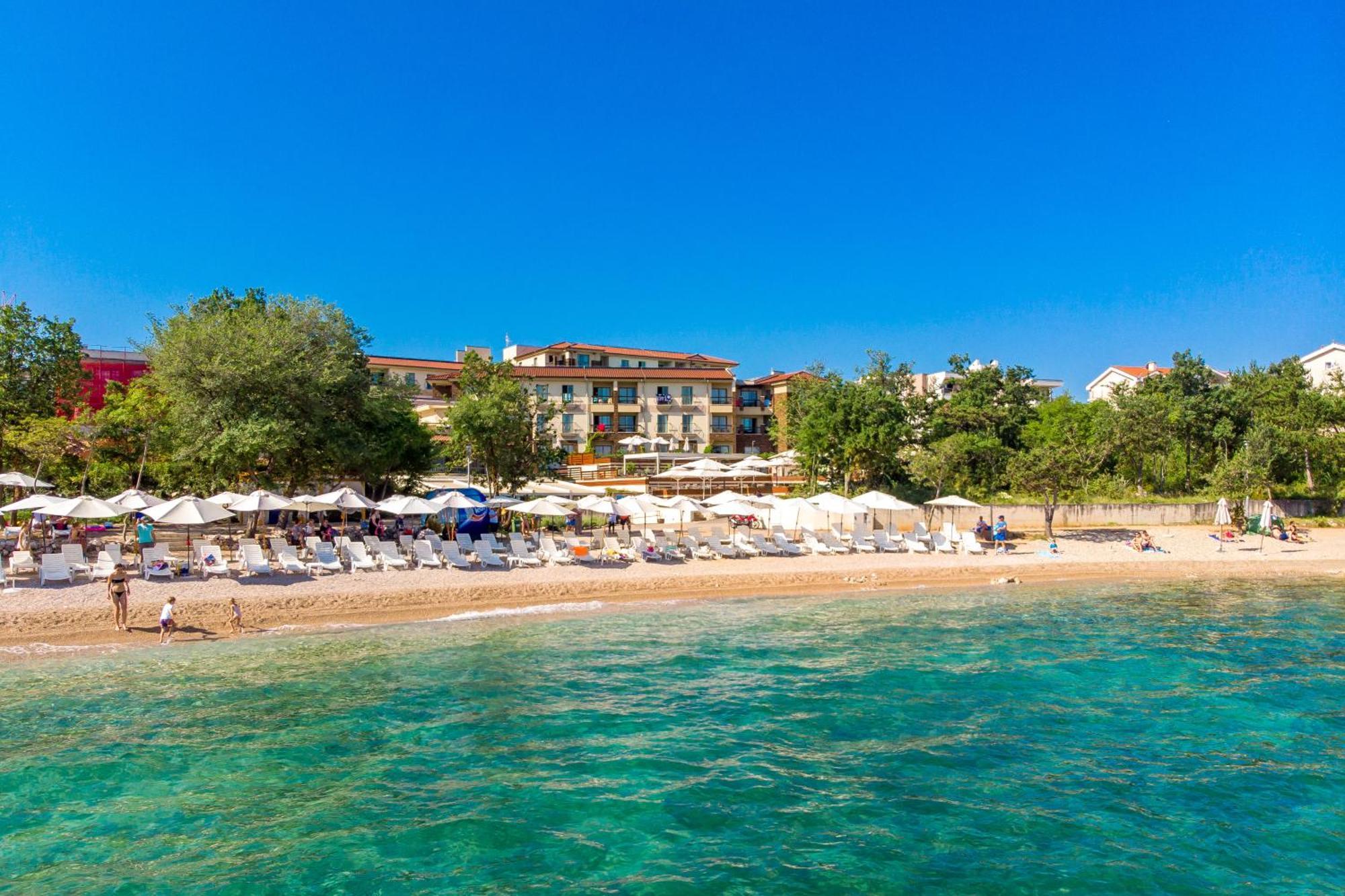 מאלינסקה Blue Waves Resort מראה חיצוני תמונה
