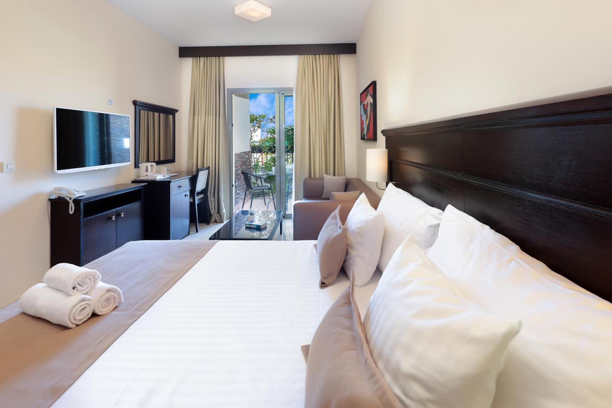 מאלינסקה Blue Waves Resort חדר תמונה