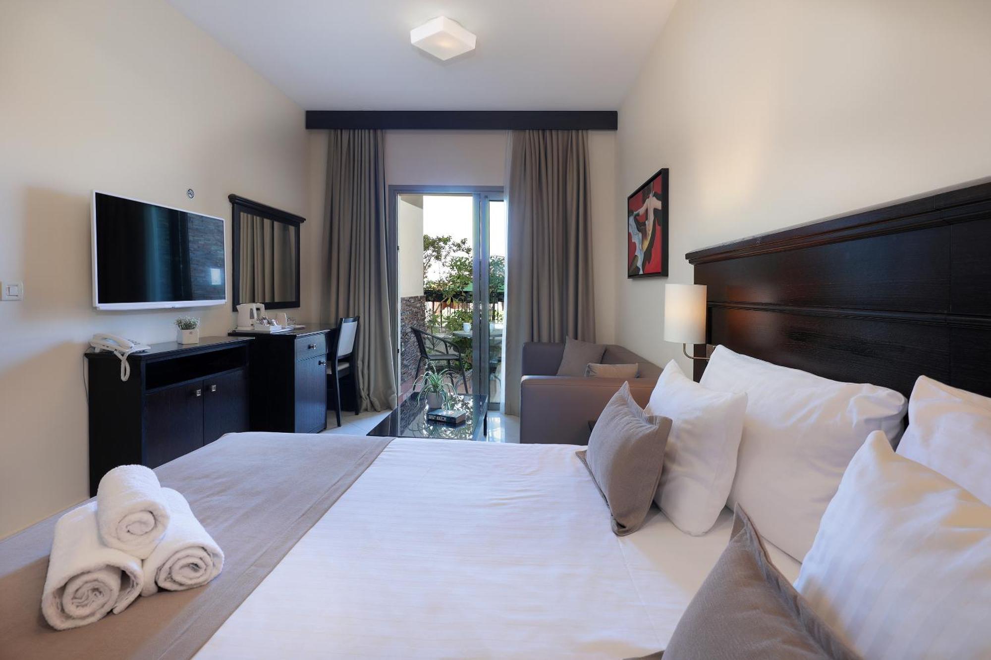 מאלינסקה Blue Waves Resort מראה חיצוני תמונה